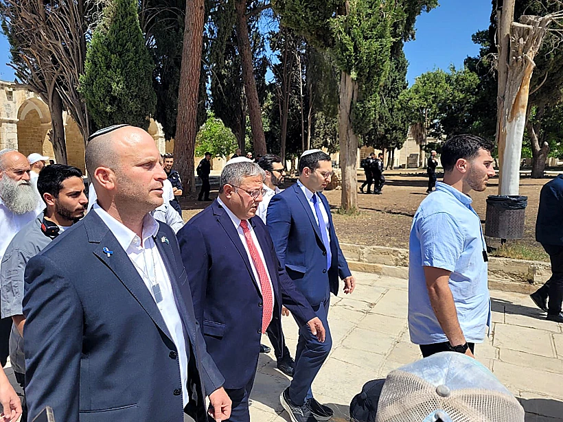 השר בן גביר עם השר וסרלאוף וח"כ קרויזר בהר הבית