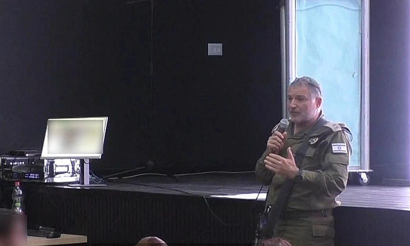 אלוף דוד זיני בעת הצגת התחקיר