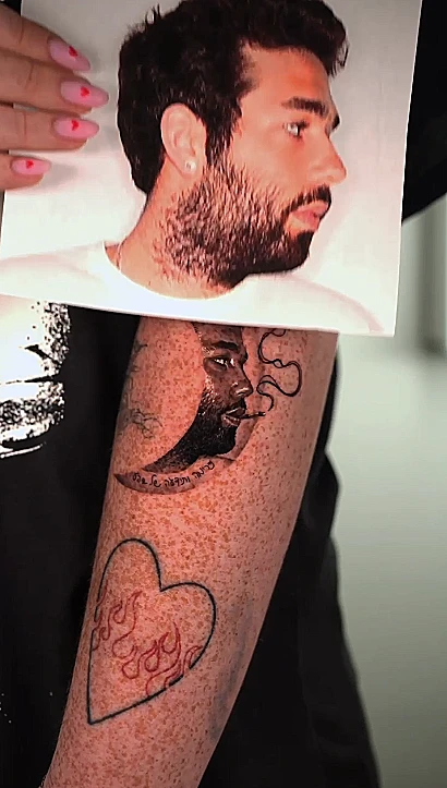 הקעקוע של רביד פלוטניק