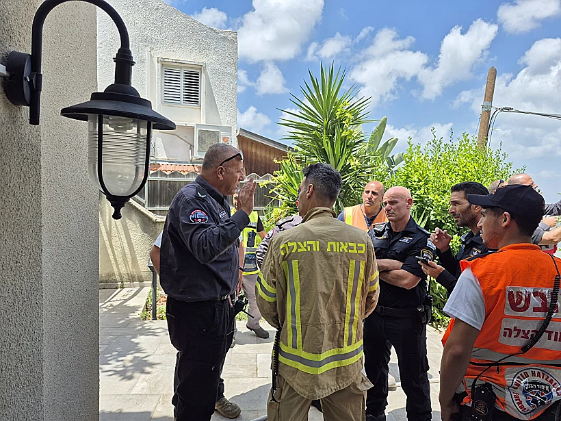 צוות כיבוי בחיפה