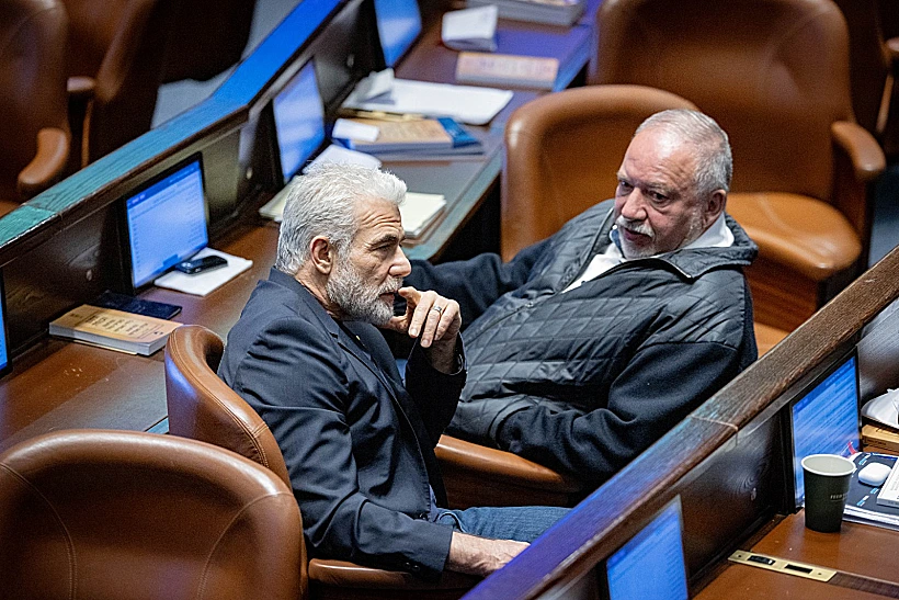 אביגדור ליברמן ויאיר לפיד במליאה