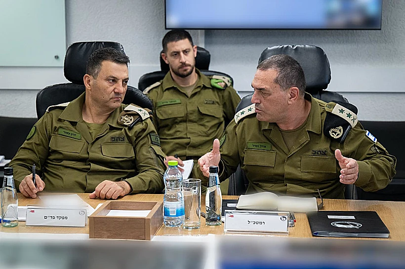 הרמטכ"ל אייל זמיר ומפקד פיקוד הדרום האלוף יניב עשור