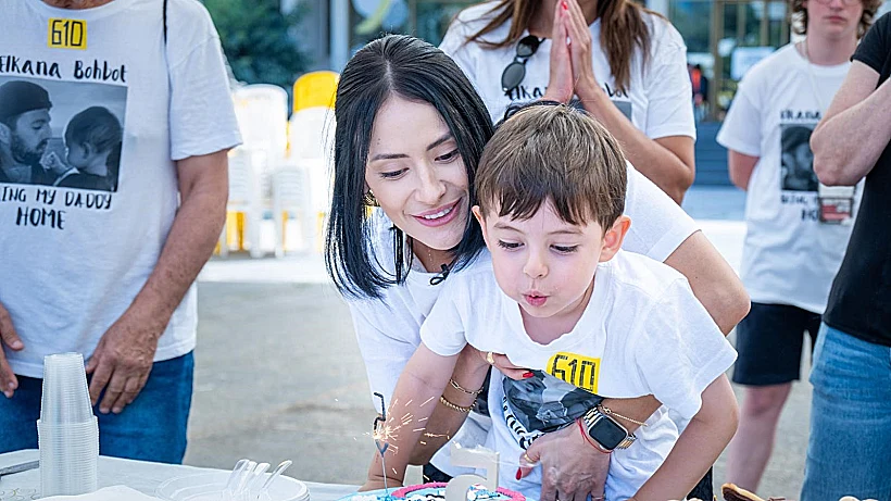 ראם בוחבוט מציין יום הולדת 5 בלי אביו אלקנה, שעדיין בשבי