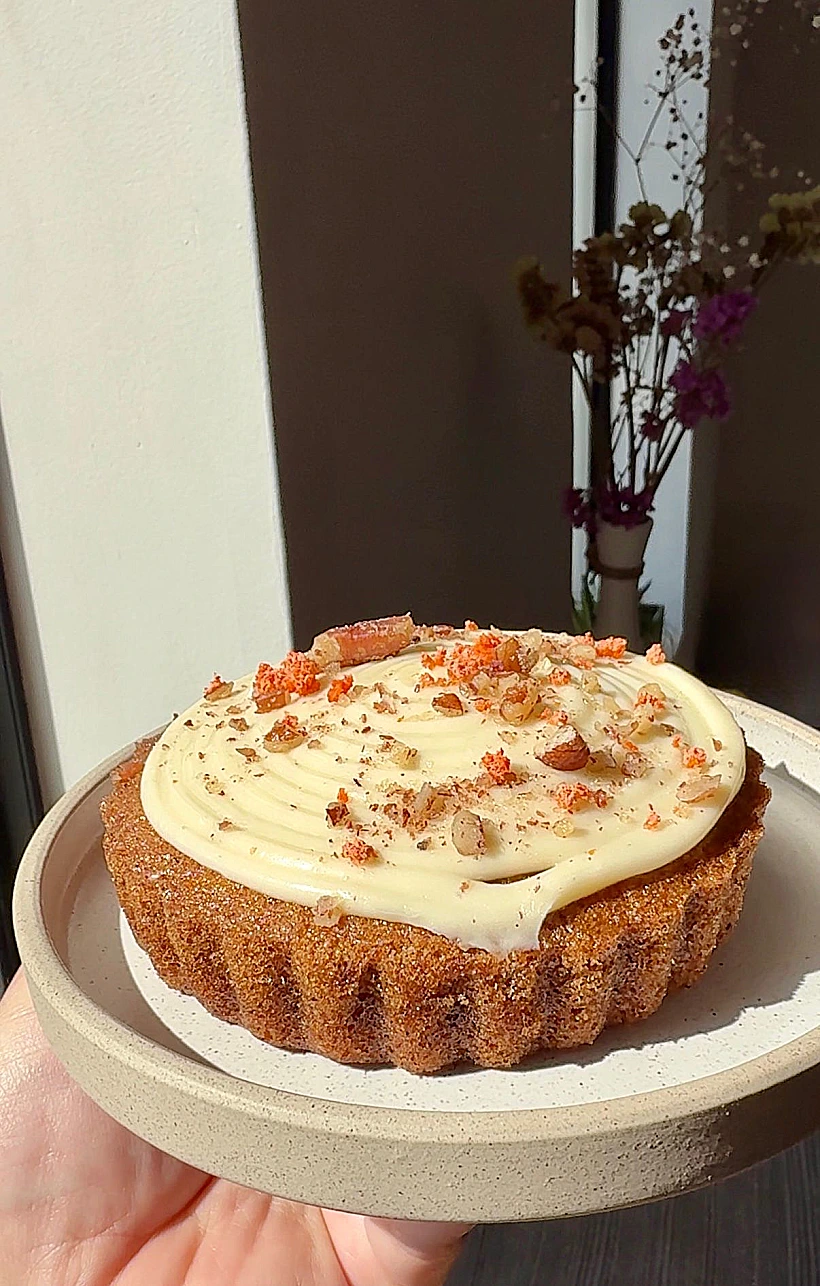 עוגת גזר, OOGA