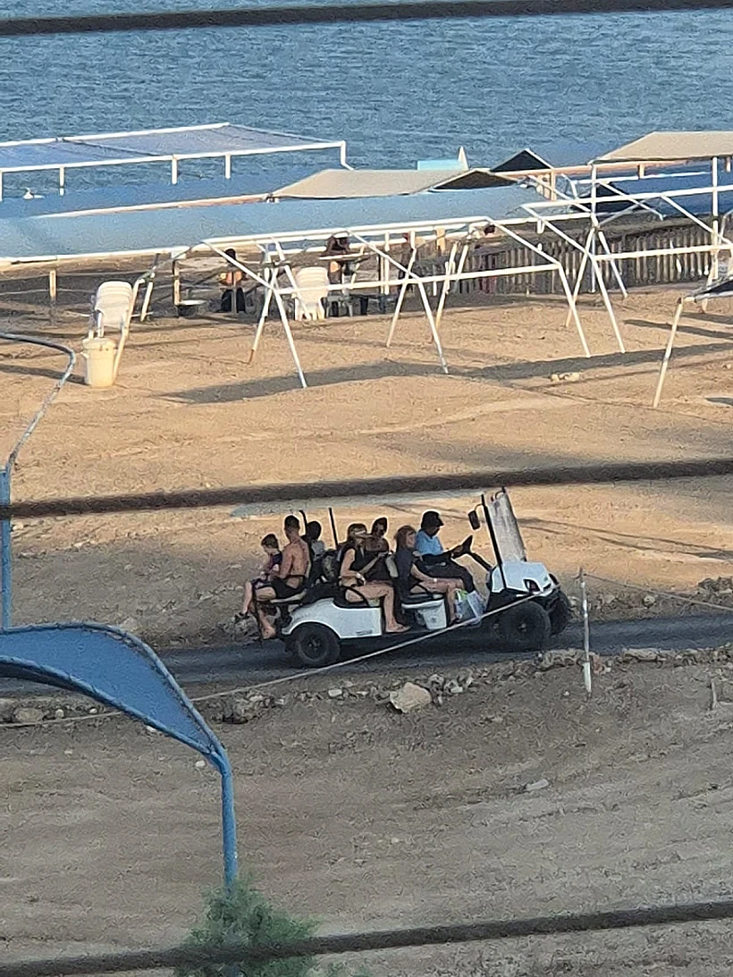 עדי הימלבלוי והמשפחה עם בן זיני