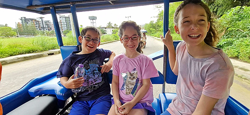 נסיעה בטוקטוק בנגקוק תאילנד