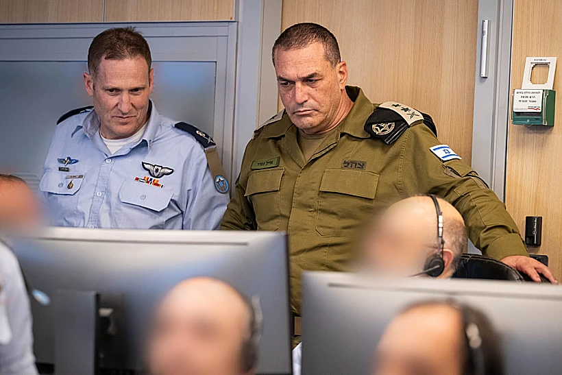 הרמטכ"ל אייל זמיר בהערכת מצב בבור חיל האוויר