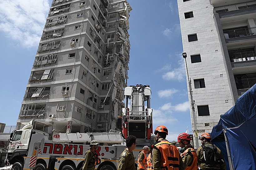 זירת פגיעת הטיל האיראני בבת ים