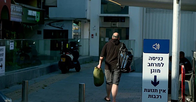 תחנות הרכבת הקלה הפכו למקלט