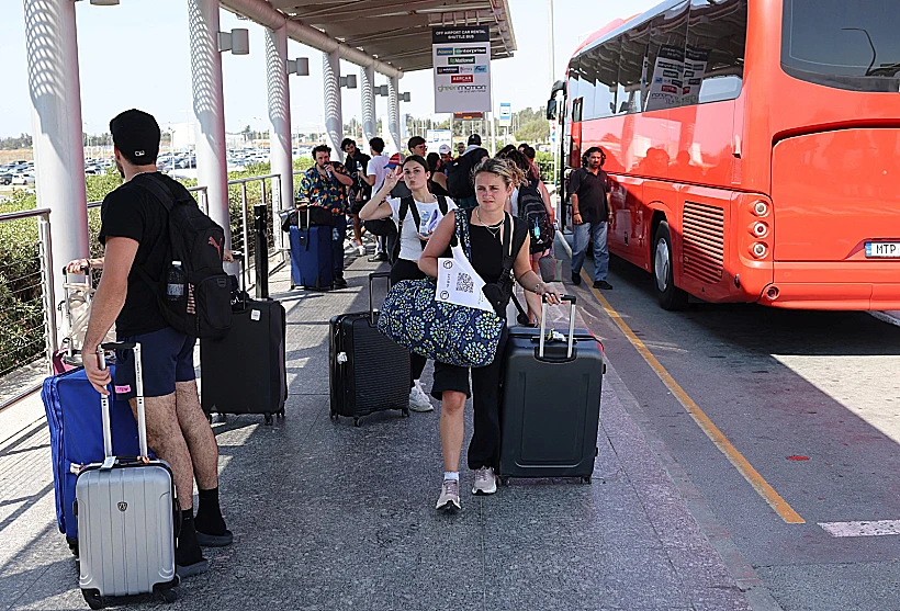 ישראלים שנתקעו בקפריסין מחכים בשדה התעופה