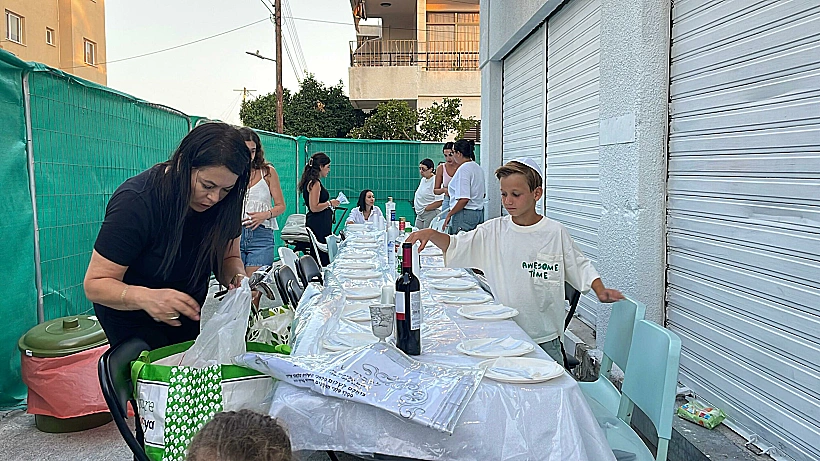 הכנות לקידוש במתחם הישראלים בלימסול