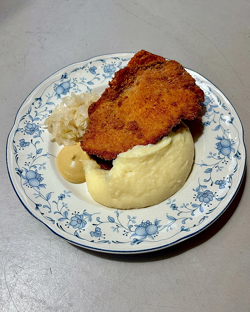 שניצל ופירה באסיף