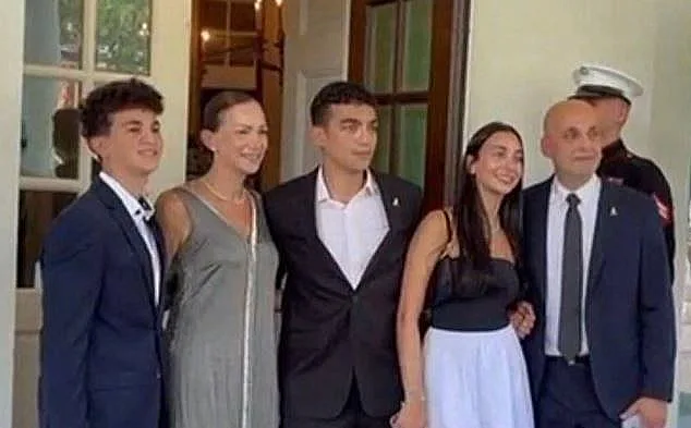 עידן אלכסנדר ומשפחתו בבית הלבן