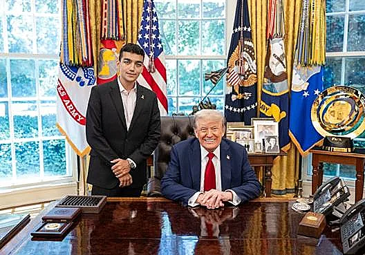 עידן אלכסנדר ודונלד טראמפ