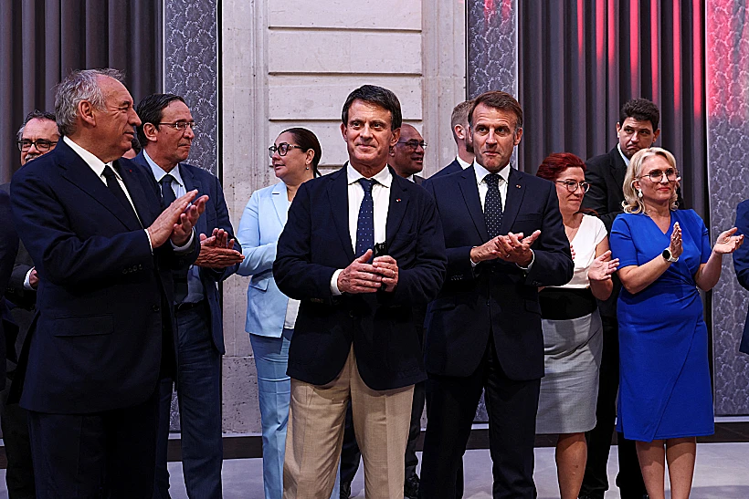 הנשיא מקרון מכריז על הקמת מדינה קלדוניה החדשה