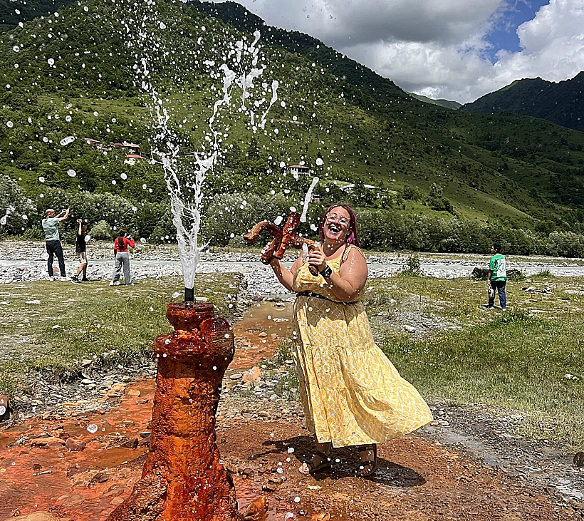 המזרקה הכתומה - מעיין נדי-באני (Nadibani Spring) גאורגיה
