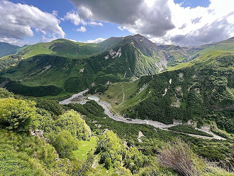 הנופים באזור גודאורי גאורגיה