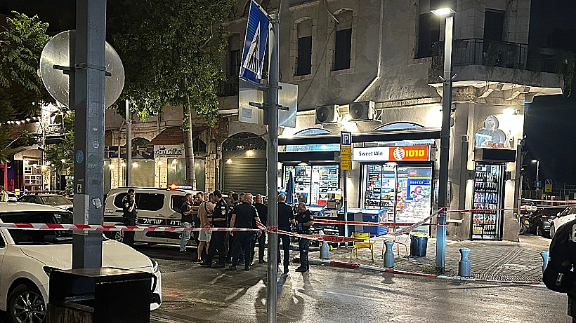 כוחות המשטרה בזירת הירי בכניסה לשוק הפשפשים ביפו