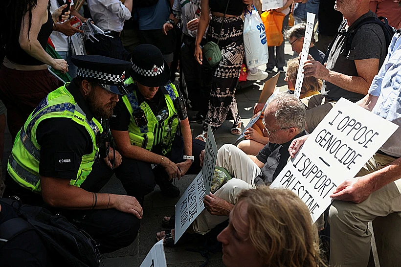 מפגינים פרו-פלסטיניים בבריטניה