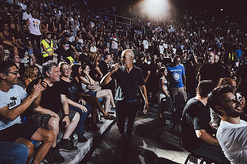 רוקפור בהופעה באמפי קיסריה