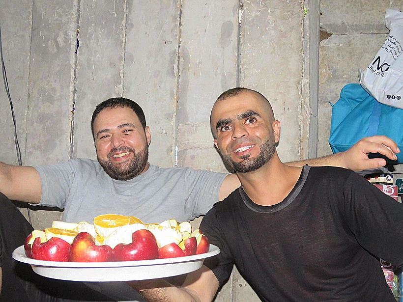 מחבלים סועדים בעזה