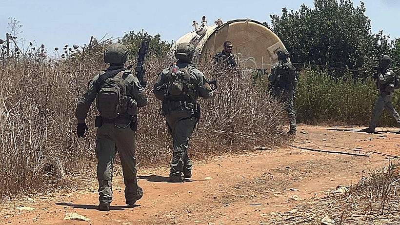 כוחות מג"ב סורקים אחר המחבל שביצע את הפיגוע בשרון