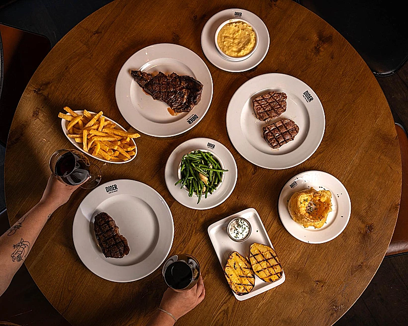 דיינר מקום של בשר