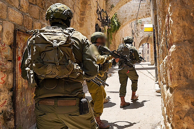 פעילות כוחות צה"ל ביהודה ושומרון פלסטינים חיילים