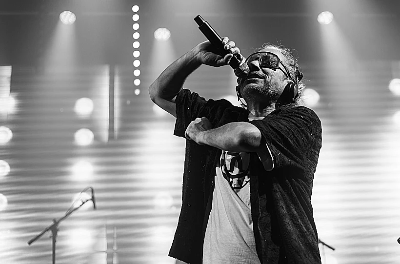 הדג נחש בהופעה בבארבי