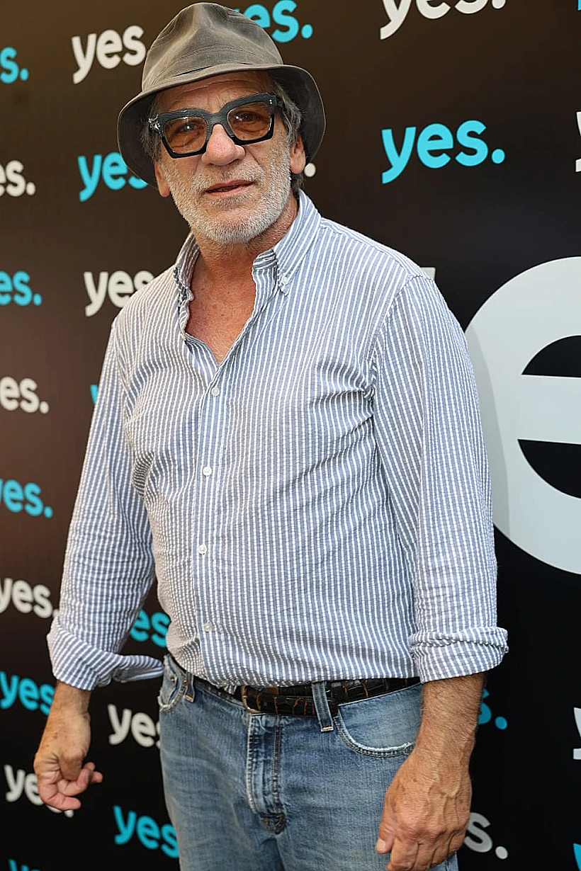 אלון אבוטבול באירוע חשיפת הסדרות החדשות של yes ל-2026