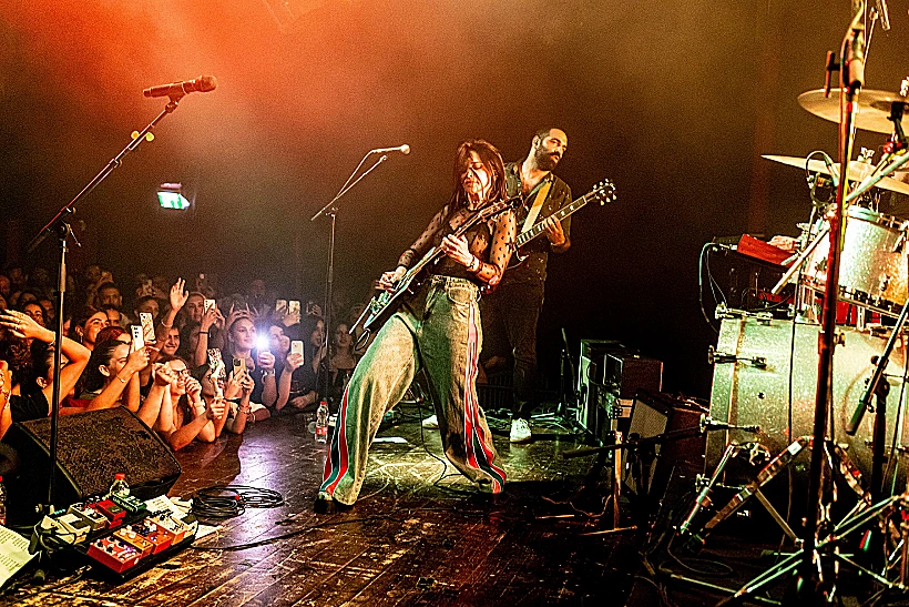 נינט טייב בהופעה בבארבי