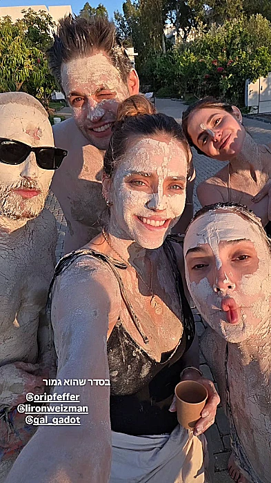 גל גדות, רותם סלע והבעלים