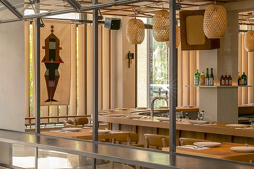 מולאם, בר תאילנדי בתל אביב