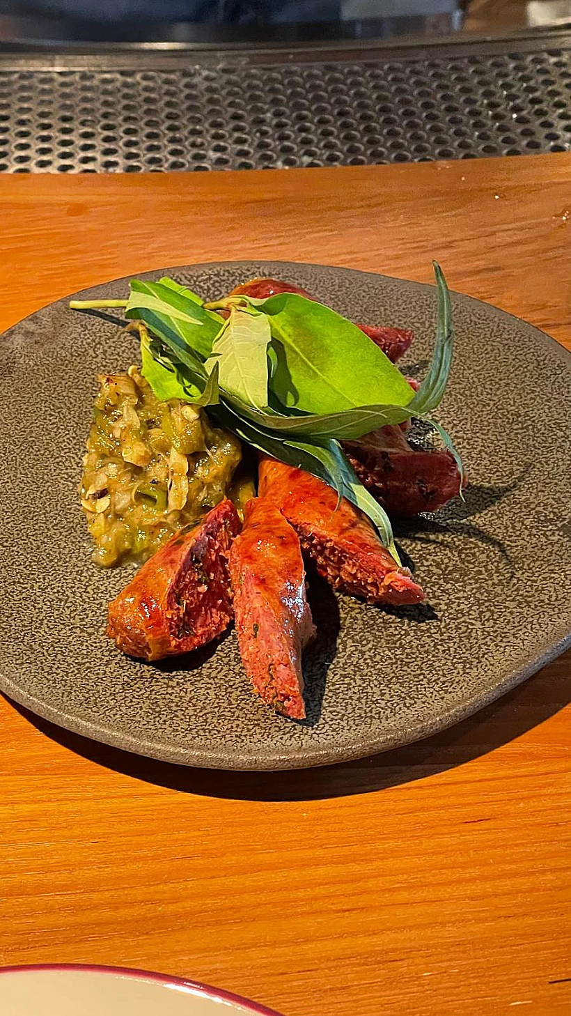 מולאם, בר תאילנדי בתל אביב