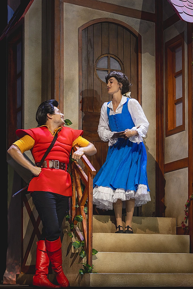 "רואה ולומד". עם טולדנו ב"היפה והחיה"