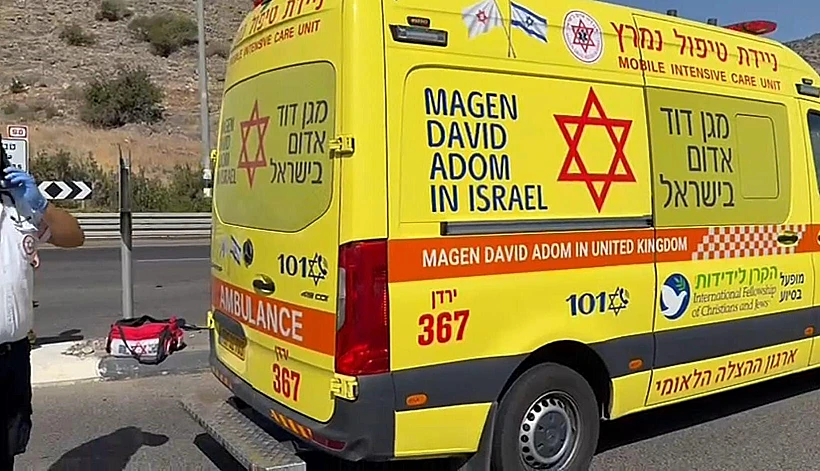ניידת מד"א בזירת התאונה בכביש 90 סמוך לשדה אליעזר שבצפון