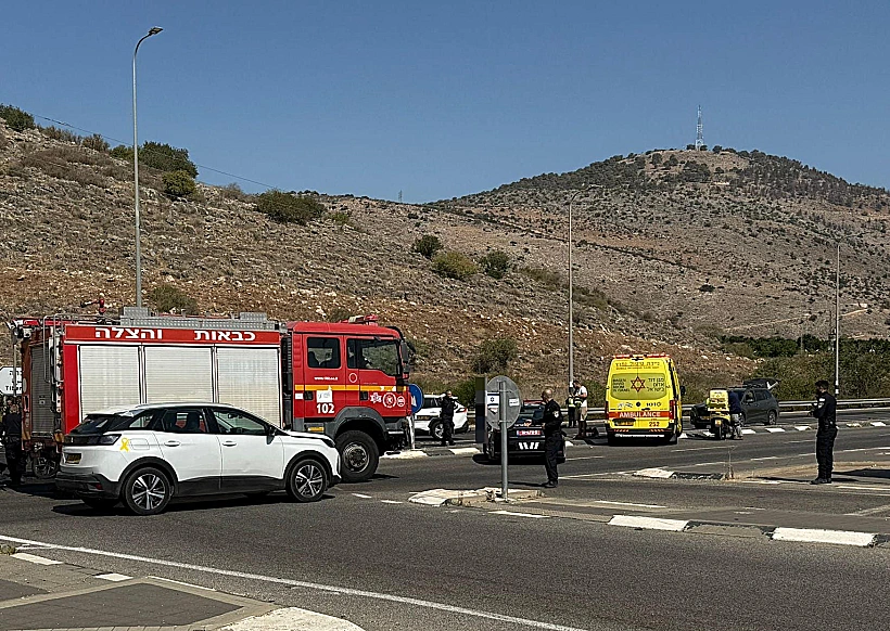 ניידת מד"א בזירת התאונה בכביש 90 סמוך לשדה אליעזר שבצפון