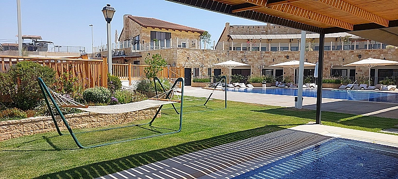 בריכה עם צל "בריאה בגלבוע"