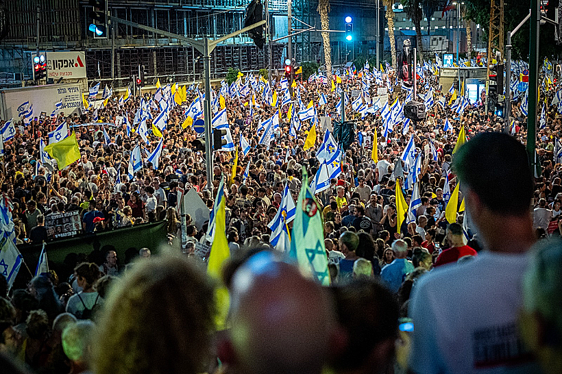 עצרת הענק בכיכר החטופים ביום השביתה