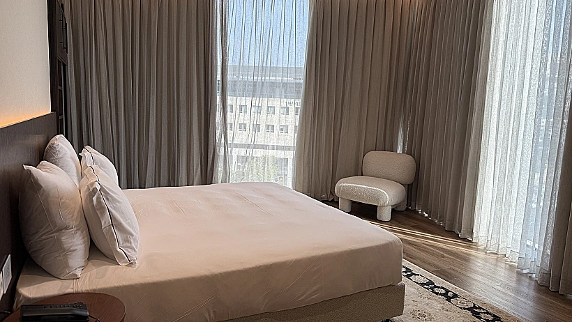 חדר במלון "ג’ייקוב מודיעין"