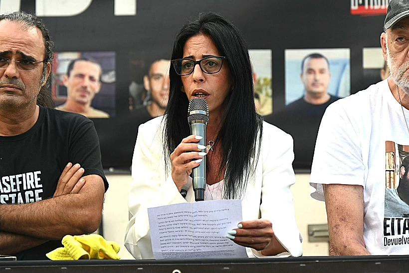 עינב צנגאוקר בהצהרת משפחות החטופים