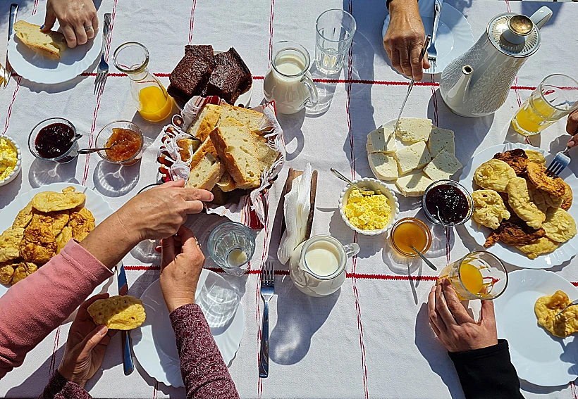 ארוחת בוקר כפרית באלבניה