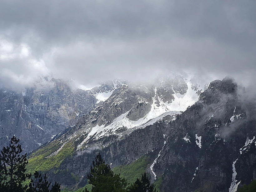 האלפים האלבנים