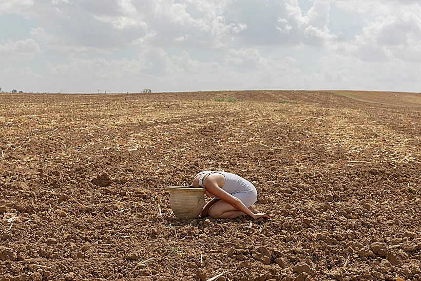 עפר ורוח - טל נחום, מתוך תערוכת המרחב השלישי בבפנוכו