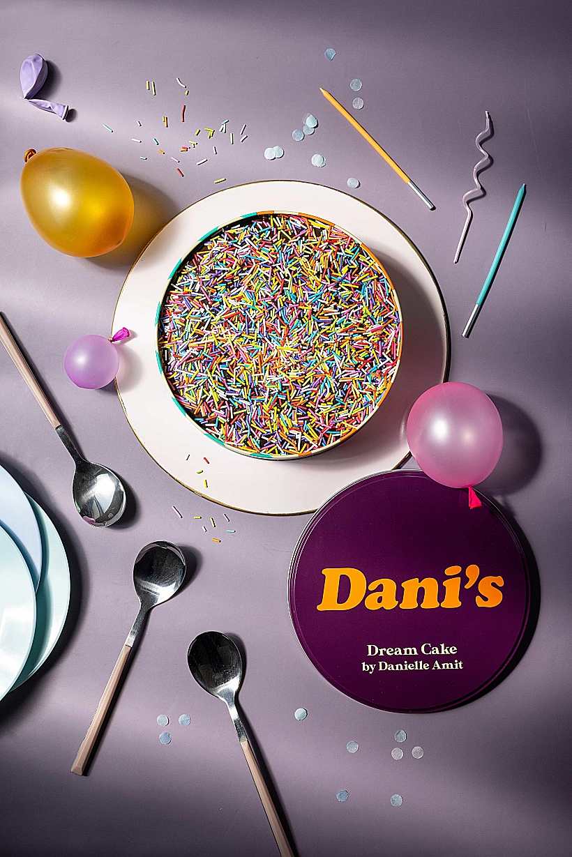 דניאל עמית, עוגה