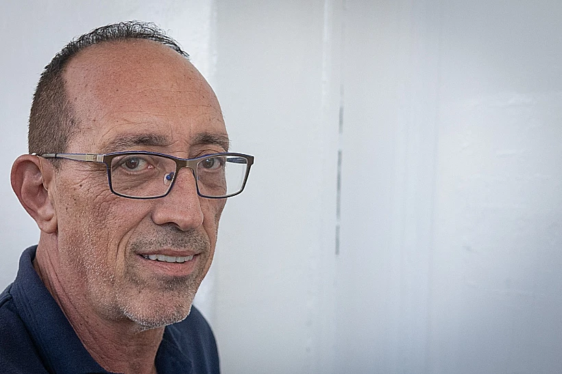 עמוס דורון, פעיל המחאה הנאשם בהצתה בדיון בבית המשפט