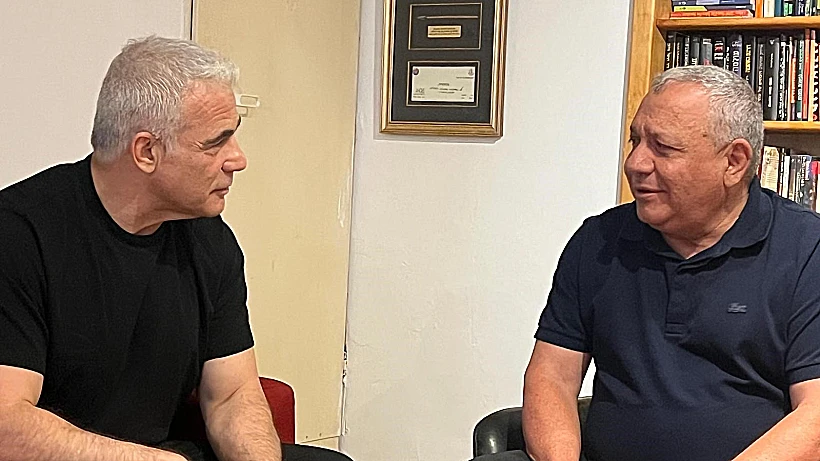 גדי איזנקוט ויאיר לפיד