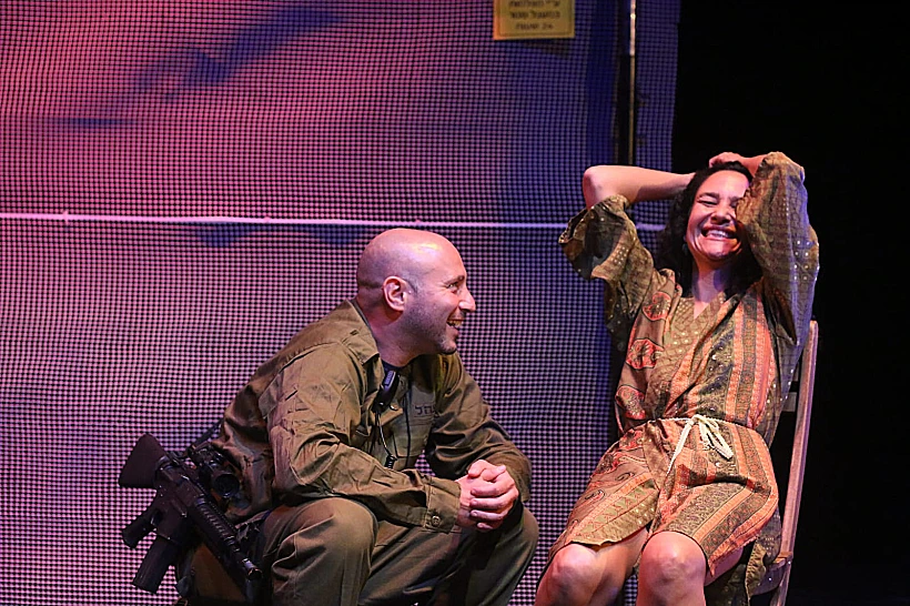 מתוך ההצגה "הביתה לחזור"