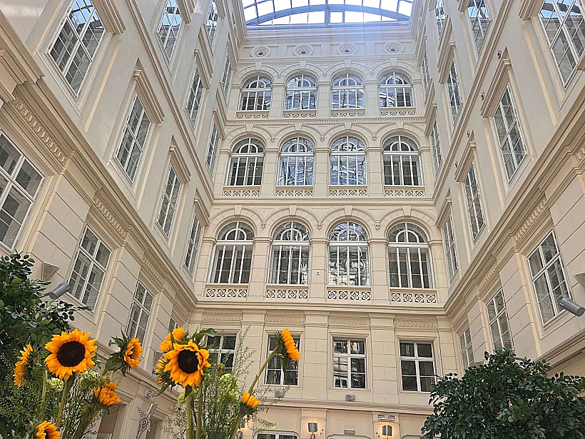 מלון "גראנד פאלאס