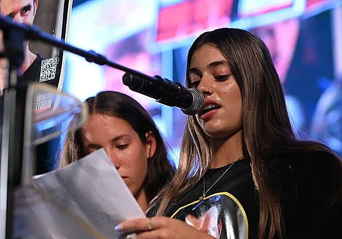 עלמה אור בהפגנה בת"א